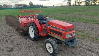 malotraktor Yanmar