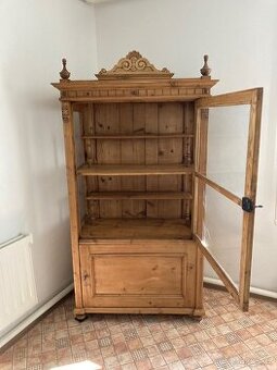 Rustikální prosklená skříň/vitrína