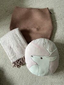 Set polštáře a koše na prádlo či hračky