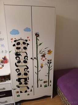 Dětská šatní skříň