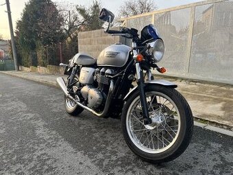 Triumph Thruxton 900
