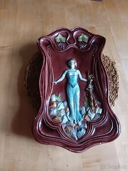 Secesní velký figurální kachel