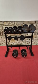 Odkládací stojan na činky