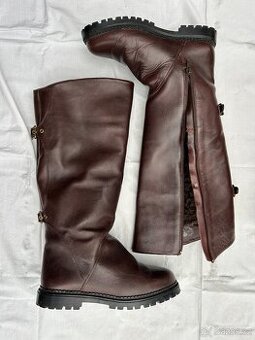 Kožené vysoké hnědé kozačky s beránkem vel. 38 málo nošené