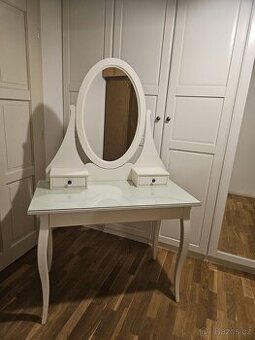 Toaletní stolek Ikea Hemnes