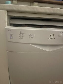 Myčka nadobí Indesit