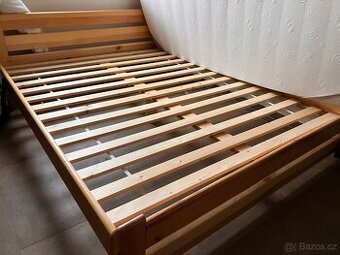 Luxusní dřevěná postel 160x200 bez matrace