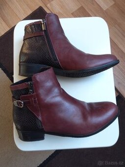 Nádherné kožené kotníčkové boty