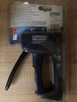 Ruční sponkovačka a hřebíkovačka Rapid