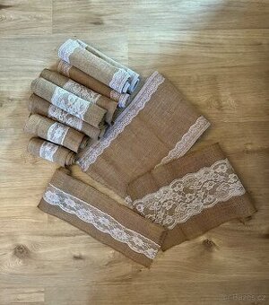 Jutový běhoun s krajkou