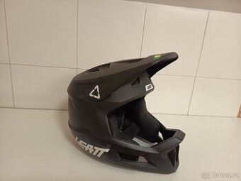 Cyklistická MTB helma