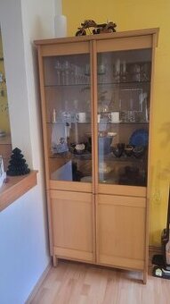 Prosklená skříň dub