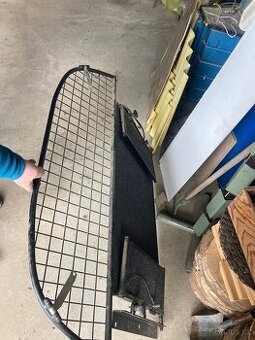 Dělicí mříž na Škoda Fabia 1