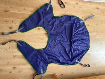 Závěs na zvedák pro imobilní pacienty, vozíčkáře