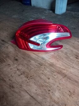 Zadni prava lampa Peugeot 208,orig.900kc