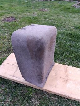 Jaguar XJ 40 kryt autobaterie