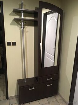 Botník se zrcadlem a věšákem