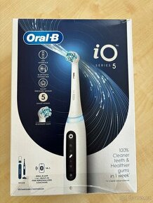 Elektrický zubní kartáček Oral-B iO Series 5 Quite White