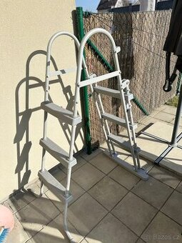 Schůdky k bazénu Tampa / Orlando REZERVACE