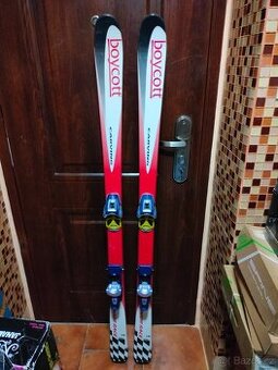 Prodám nové sjezdové lyže boycott Carving.148cm.
