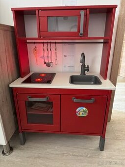 Dětská kuchyňka Ikea s příslušenstvím