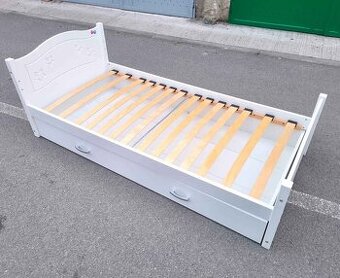 S DOVOZEM pěkná dětská postel 175x80, rošt, matrace, šuplík