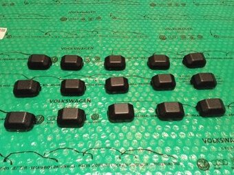 krytka šroubu zadního nárazníku Škoda Felicia 0198- 6U080744