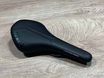 Sedlo Fizik antares R5 - 1