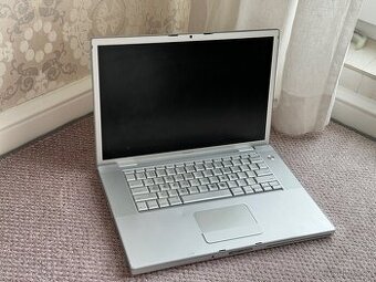 Macbook Pro 15 2007, nefunckni na dily