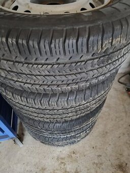 215/65 R15 c