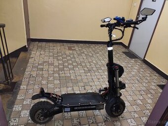 Prodám koloběžku Boyeda 5600watt, 2 motory, dojezd až 60KM,