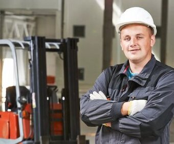 Skladník s VZV/manipulant - mzda až 34.500,- Kč měsíčně Zn.
