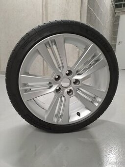 Octavia kola R18 Pictoris