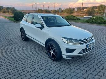 Volkswagen Touareg 3.0 TDI,NOVÁ STK,TAŽNÉ,ZIMNÍ LETNÍ