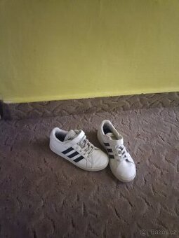 Botasky Adidas vel.33