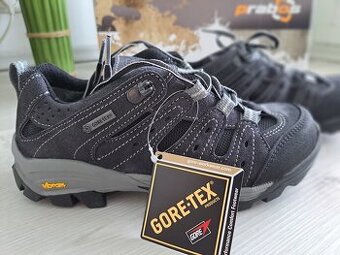 Trekové boty nové
