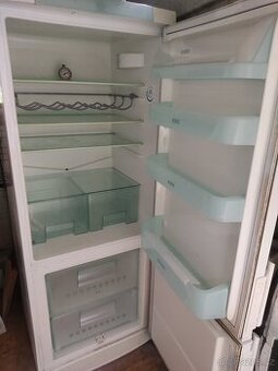 lednice s mrazákem Electrolux 154x59cm