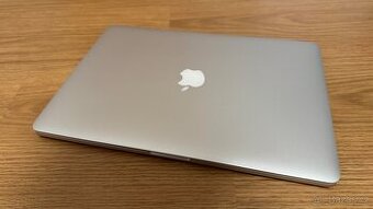 Apple MacBook Pro 15,4", i7, 8GB RAM, 500GB SSD