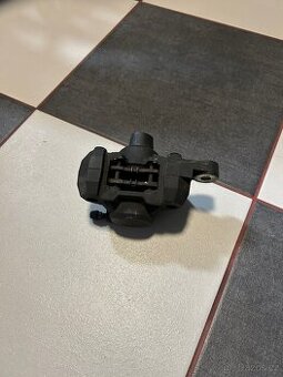 Suzuki gsxr 600 srad brzdový třmen