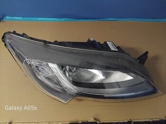 Fiat Peugeot Citroen 2016  - pravé přední světlo