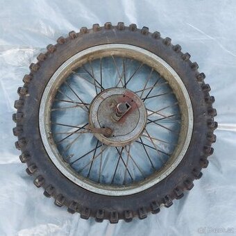 Zadní kolo Jawa 350 634, Bizon, pneu Barum Six Days