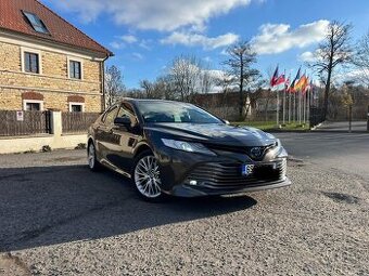 Toyota Camry Hybrid Executive 2020 – automat, 2 klíče