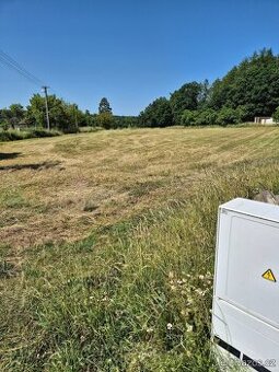 Pronájem stavebního oploceného pozemku CELKEM 2 MÍSTA