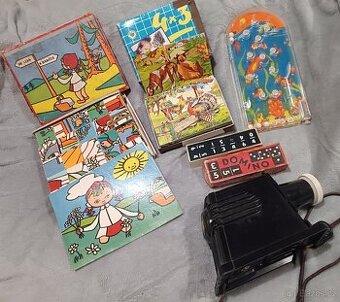 Retro hračky viz. fotky kostky pro miminka aj.