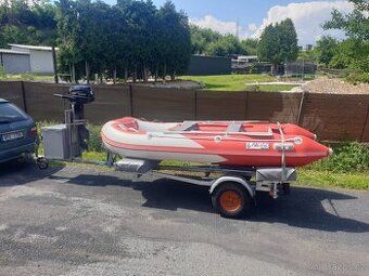 Nafukovaci clun s privesem