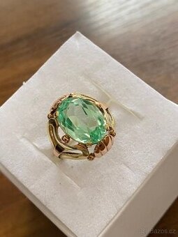 Zlatý dámský prsten