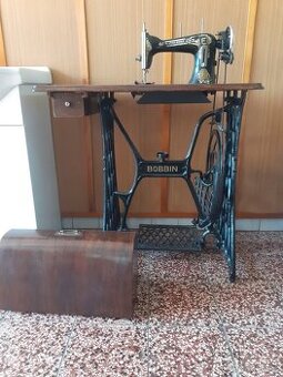 Stará mašina bobbin