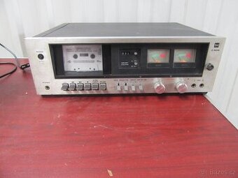 Nabízím tape deck Dual C 809. Jen svítí. Play a přetáčení ne