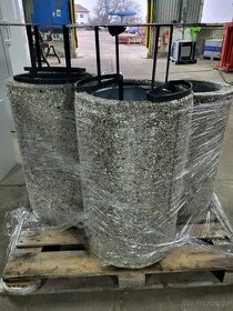 Odpadkový koš z vymývaného betonu