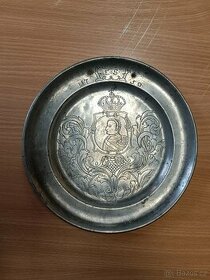 Cínový talíř s reliéfem 1759  21 cm